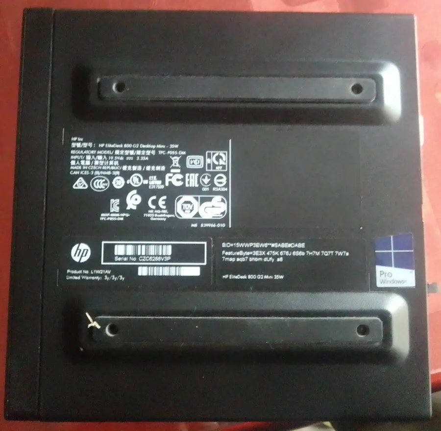 An HP EliteDesk 800 G2 mini PC, a one-litre desktop commonly used as a homelab node
